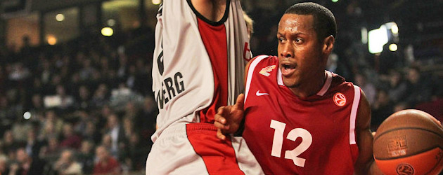 Demond Mallet to Maccabi
